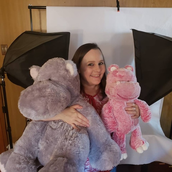 The Hippo Hut ft. Flippin Hippos - Picture 1 of 3